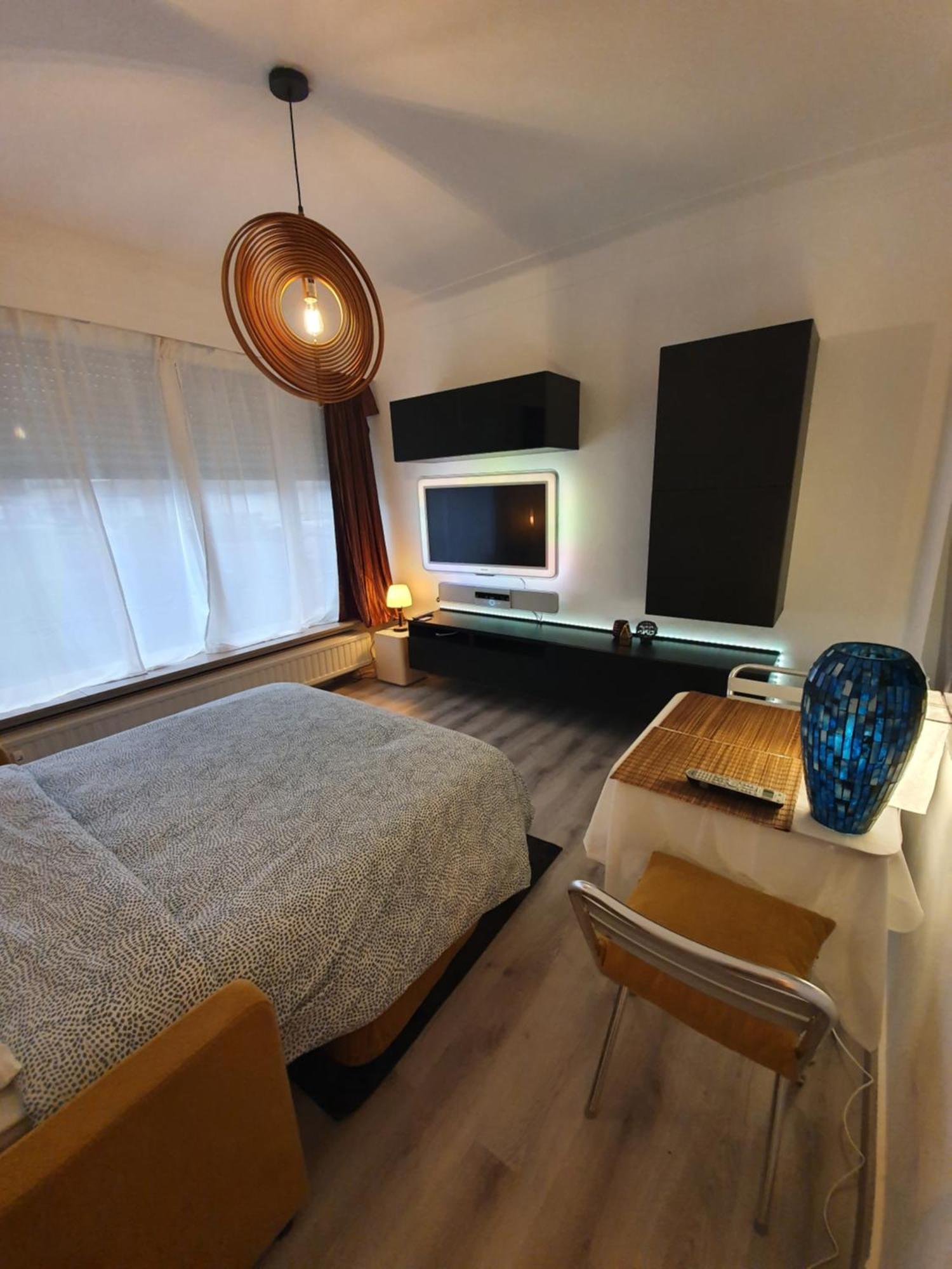 Antwerp Hideaway, Outside Of Low Emission Zone Antwerpen Exterior foto